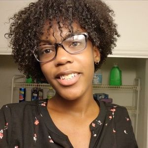 Meet your Posher, Kayla